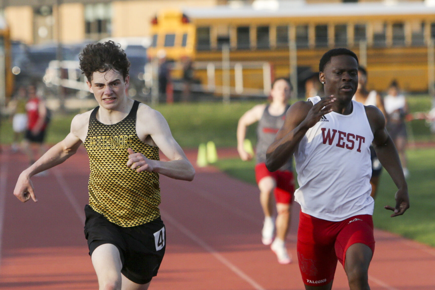051222-qc-spt-district track-68.jpg